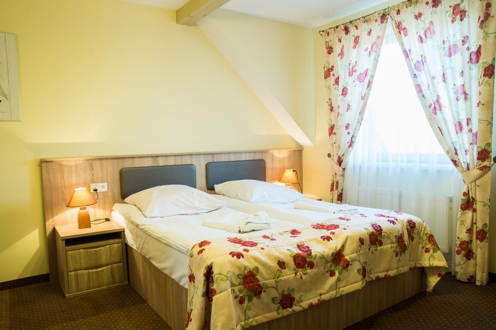 Bed and Breakfast Sloneczny Port Mikołajki Habitación foto